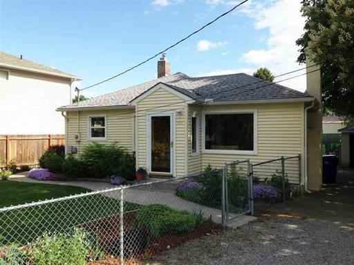 Building Photo - 601 W Ivanhoe Rd