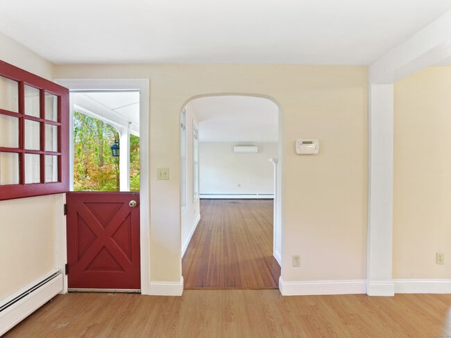 Building Photo - 107 Black Rock Tpke