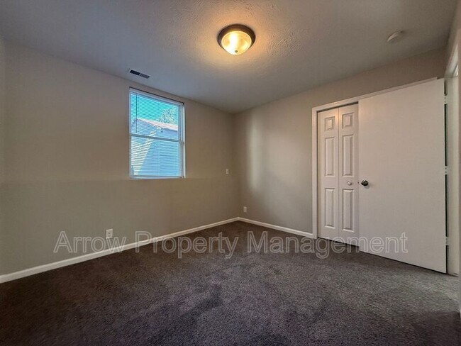 Building Photo - 808 Peach St