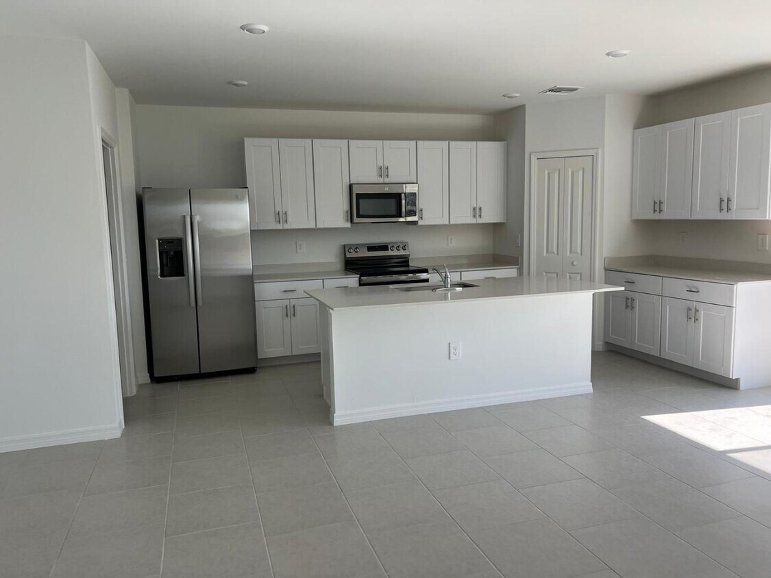 Foto del edificio - 374 Compese Ave S