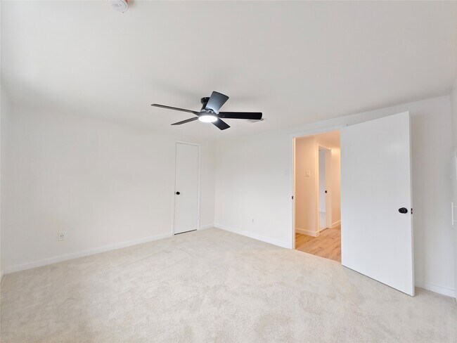 Foto del edificio - 4106 Clovernook Ln