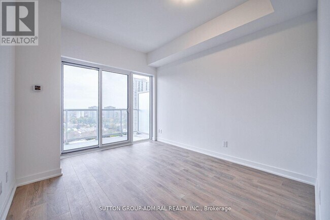 Photo du bâtiment - 2033 Kennedy Rd