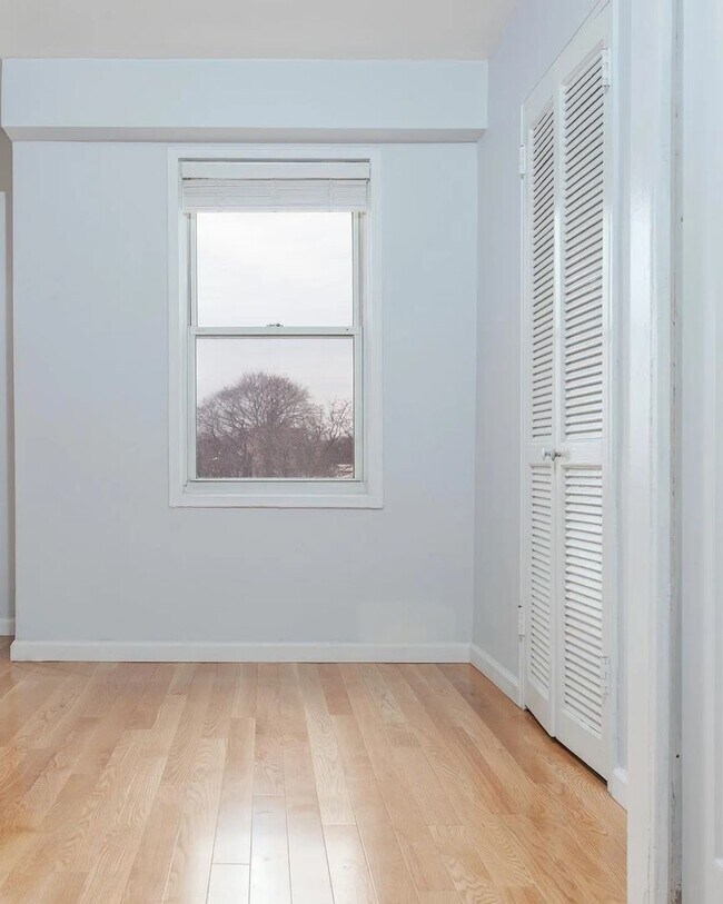 Building Photo - Lovely 1Bed 1Bath available