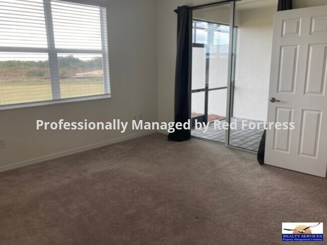 Foto del edificio - 17517 Woodland Ct