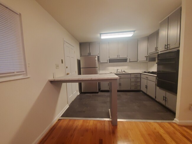 Building Photo - 3109 Manson Pl