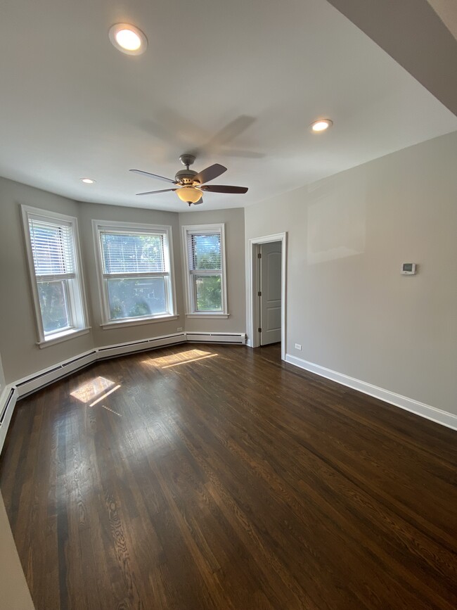 Foto del edificio - 3711 N Bernard St