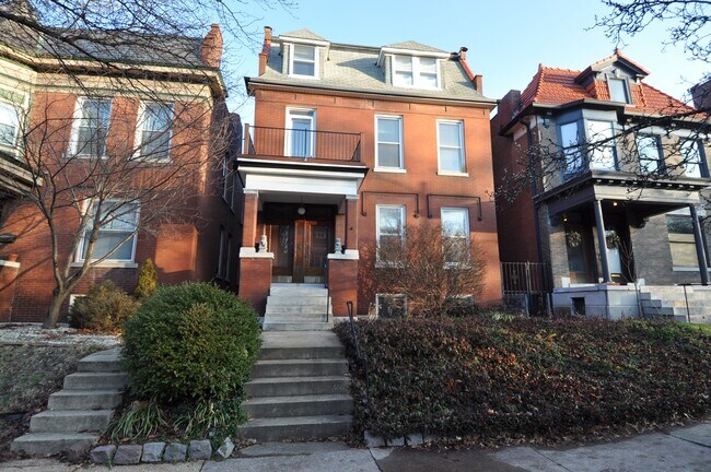 Building Photo - 3441 Pestalozzi St