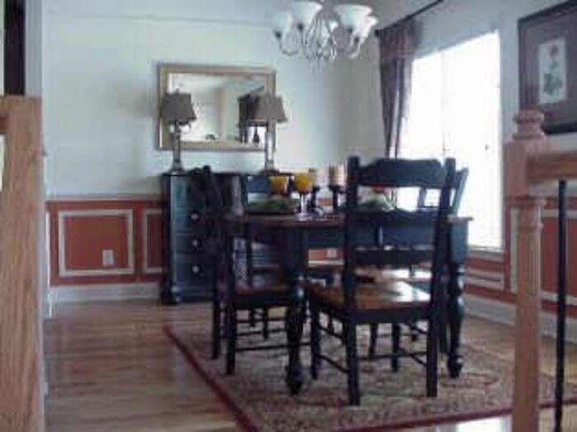 Foto del edificio - 402 Wade Creek Rd