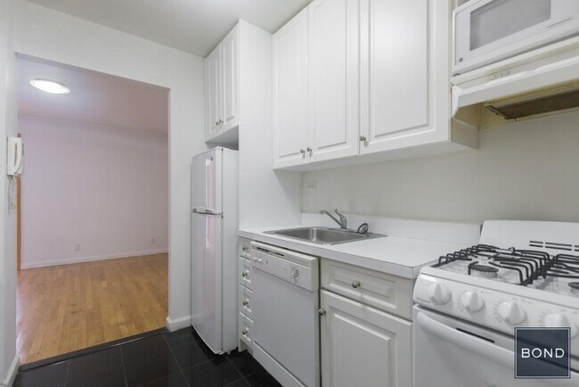 Foto del edificio - 213 E 84th St