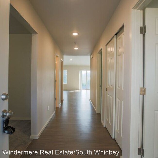 Building Photo - 3 br, 2 bath House - 5610 Dawn Terrace