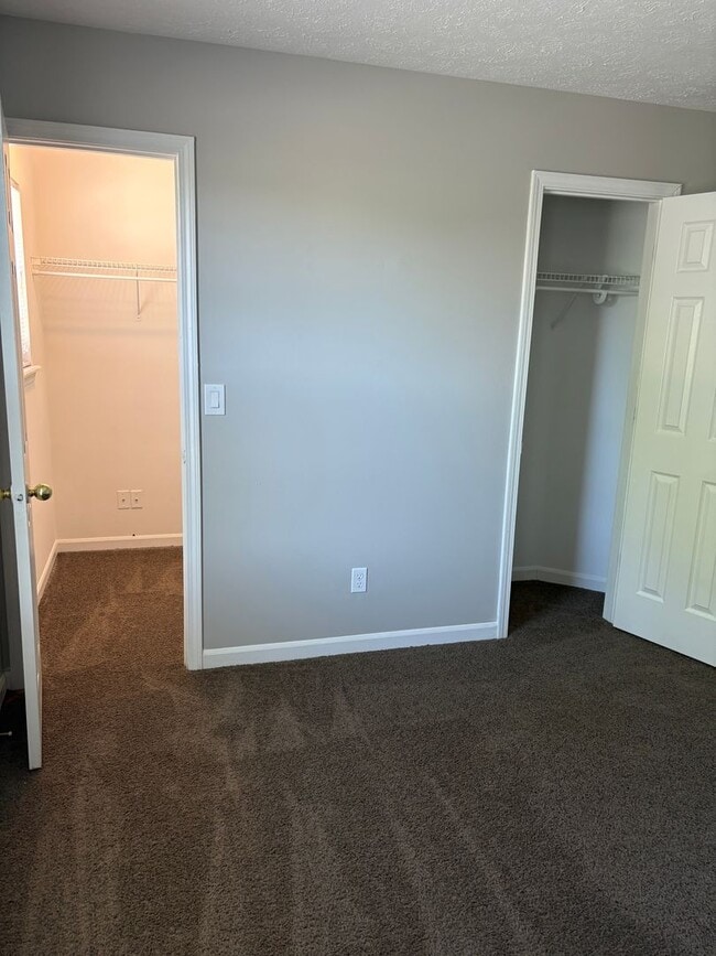 Foto del edificio - Charming 3-Bedroom Home in Fountain Square – Prime Location Near I-65!