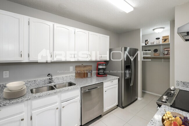 Foto del edificio - 2222 E Crosby Road