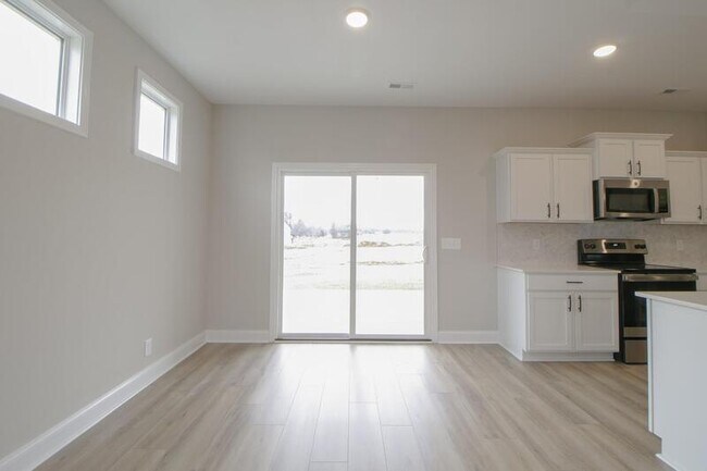 Building Photo - 485 Herman Dr