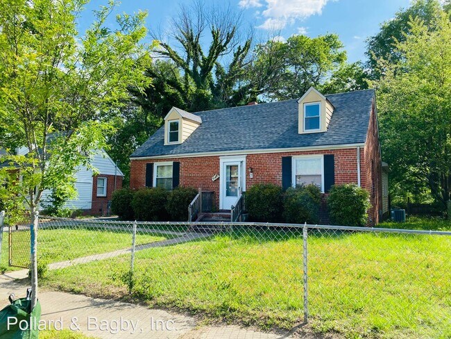 Foto del edificio - 3 br, 1.5 bath House - 7 E. 37th St.