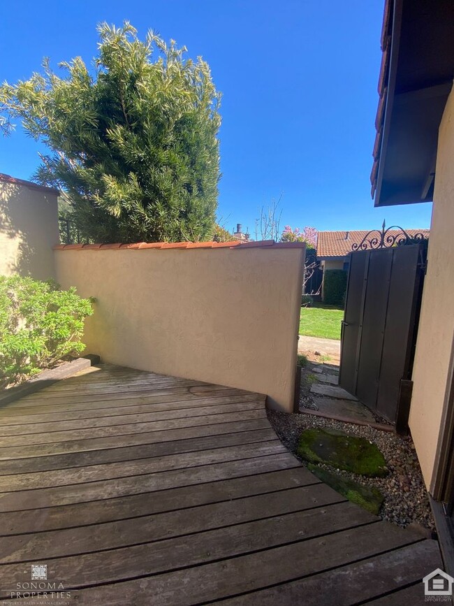 Foto del edificio - 2bd/2ba Condo in Eastside Sonoma!