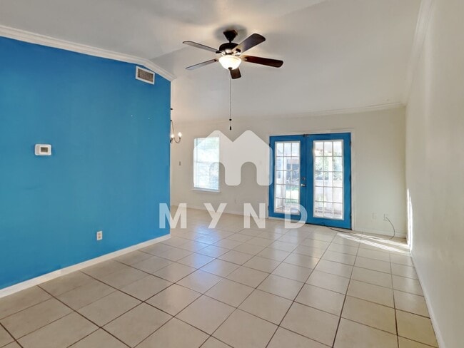 Building Photo - 2411 Rockridge Dr