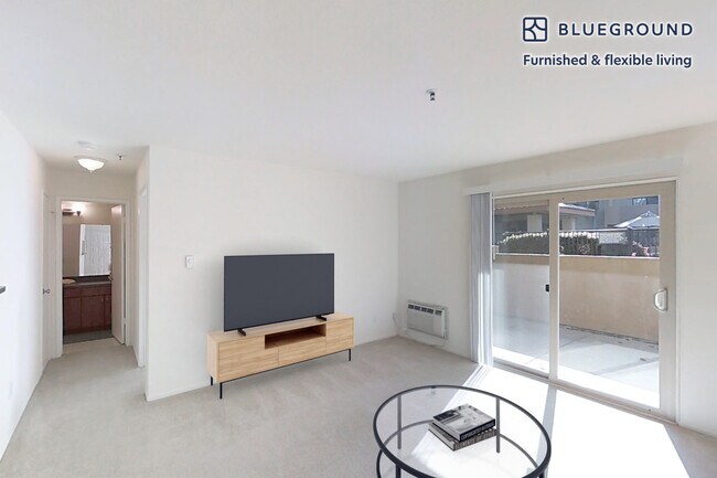 Foto del edificio - 1600 Villa St