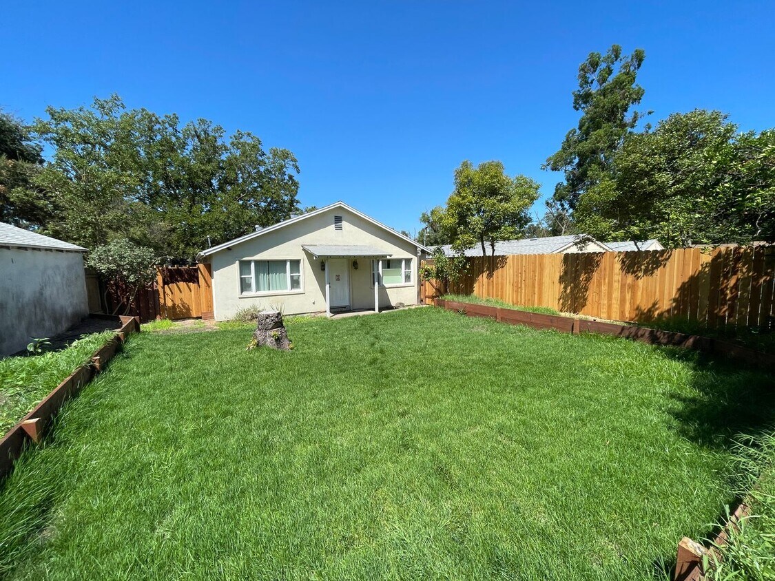 Primary Photo - Discover the Charm: Spacious 3-Bedroom Hom...