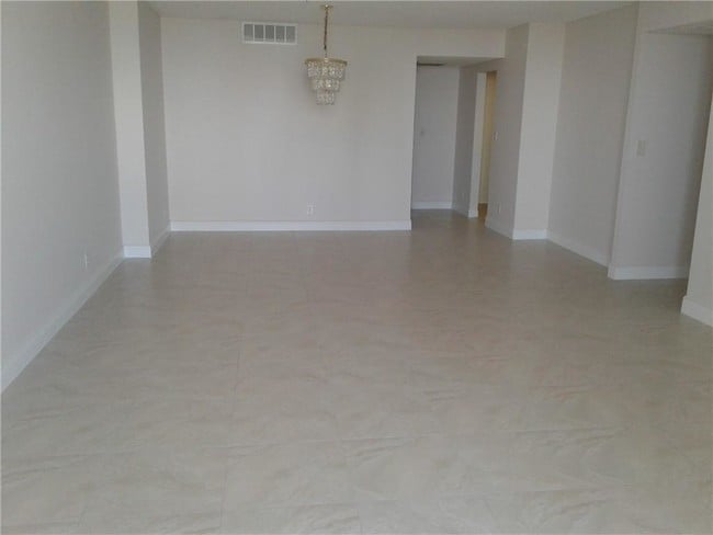 Building Photo - OLYMPUS CONDO PHASE C