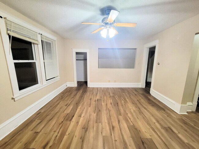 Foto del edificio - 455 N 2nd St