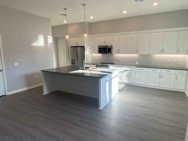 Foto del edificio - Brand New Home