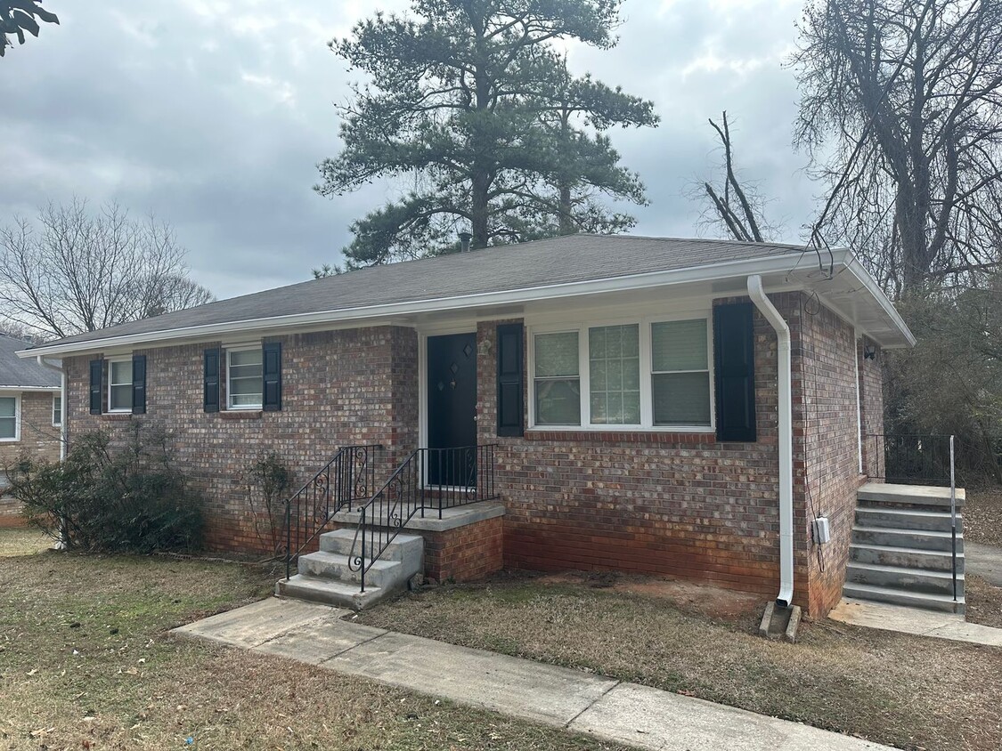 Primary Photo - Charming 3-Bed, 2-Bath Home in Marietta