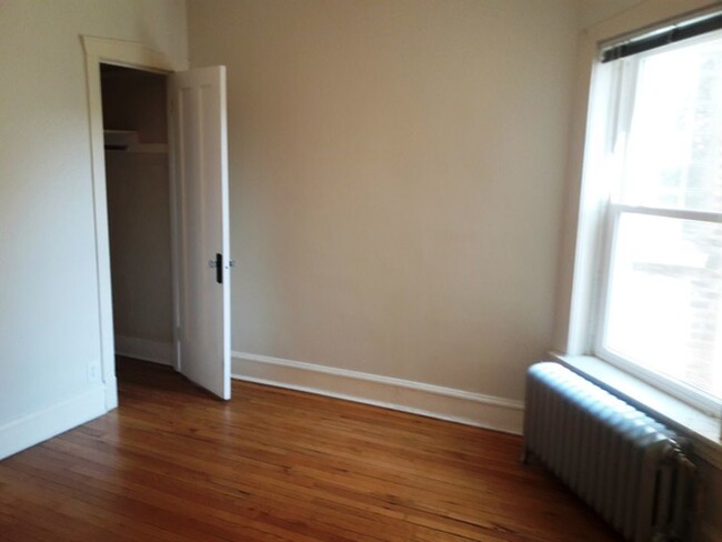 Foto del edificio - 6649 N Ashland Ave