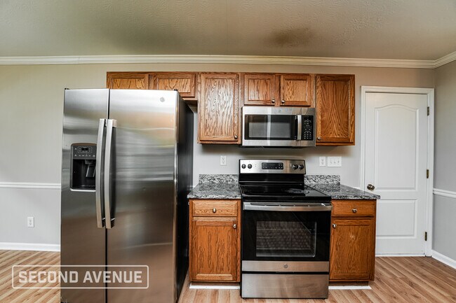 Foto del edificio - 3748 White Pine Rd