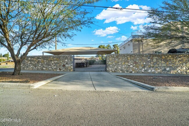 Foto del edificio - 2316 N Campbell St