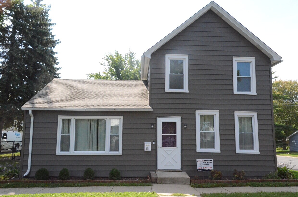 Foto principal - 401 E 1st St