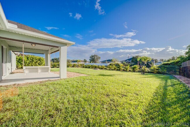 Foto del edificio - 4631 SW Athena Dr
