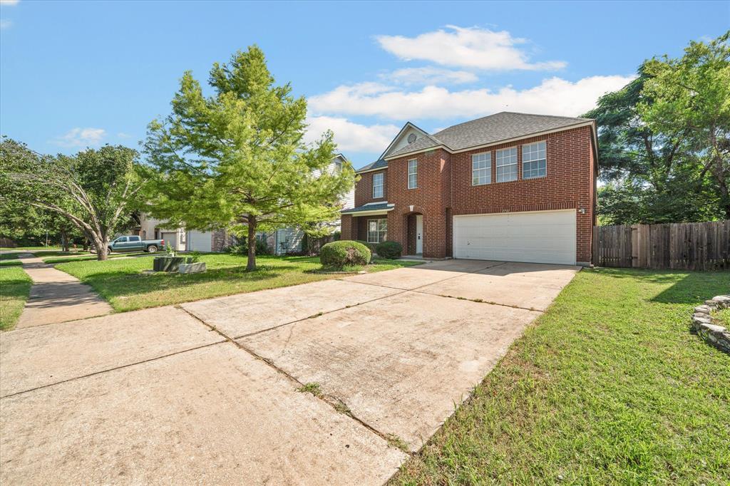 Primary Photo - 1701 Balsam Way