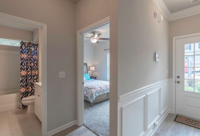 Foto del edificio - 825 Lottie St