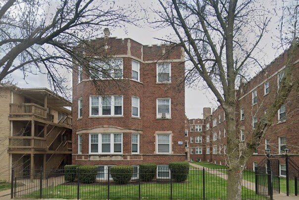 Building Photo - 7013 N Ridge Blvd