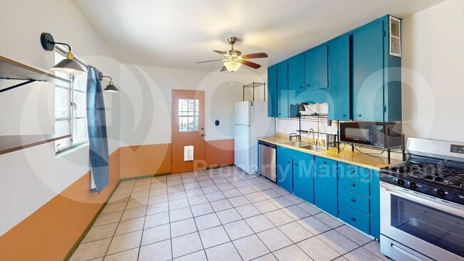 Building Photo - 3320 N Cardi Blvd