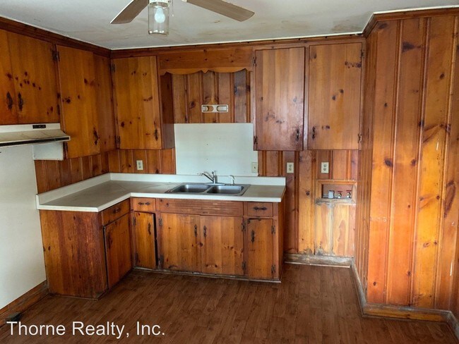 Foto del edificio - 3 br, 1 bath House - 1100 Edmondson Avenue