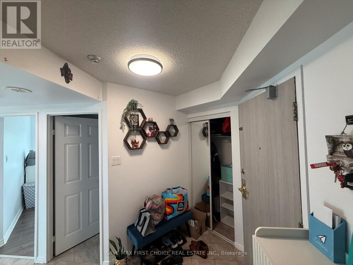 Photo principale - 2177-2177 Burnhamthorpe Rd W
