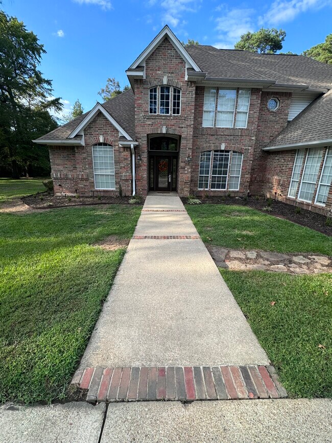 Foto del edificio - 3 Hillcrest Ln