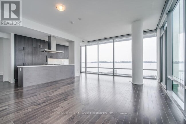 Building Photo - 39 Queens Quay E