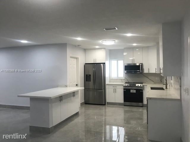 Building Photo - 3 br, 2 bath House - 4970 SW 29th Way # 0