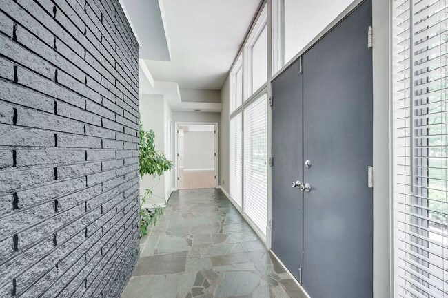 Foto del edificio - 6112 Melbourne Drive, Nashville, TN 37215