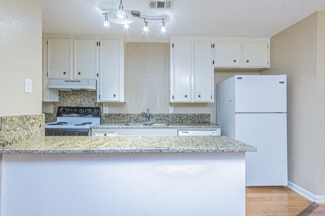 Building Photo - 5218 Bernardo De Galvez Ave