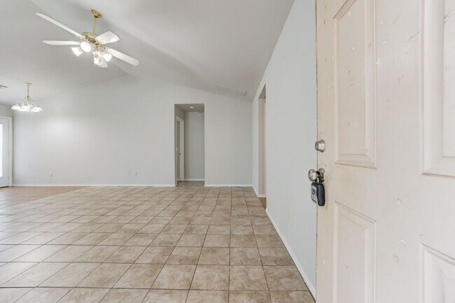 Foto del edificio - Cute 3BD/2BTH Duplex in Central East Norman!