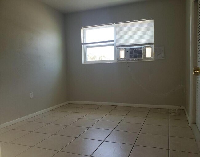 Foto del edificio - 21258 Coulton Ave
