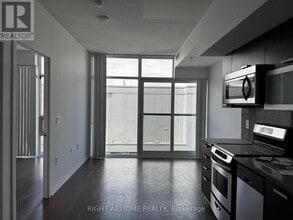 Building Photo - 36 Lisgar St
