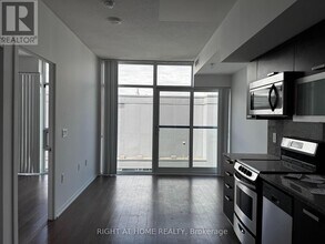 Building Photo - 36 Lisgar St