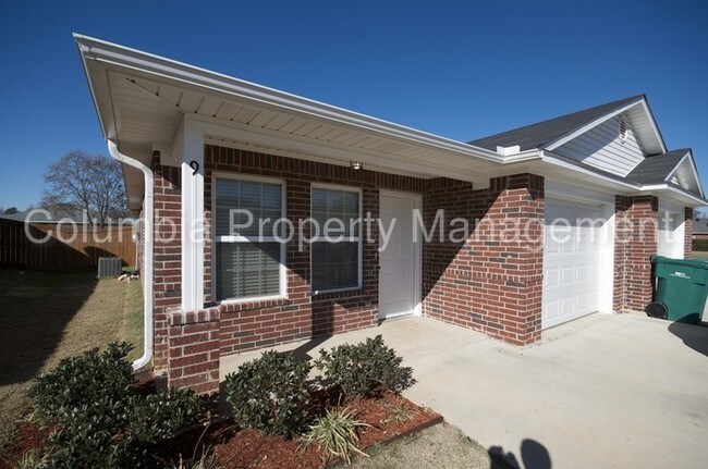 Building Photo - Kelly's Cove Duplex Available Now!