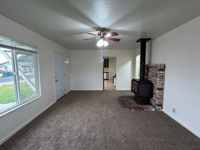Building Photo - Water/Sewer Paid