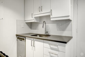 Building Photo - 3455 Rue Aylmer