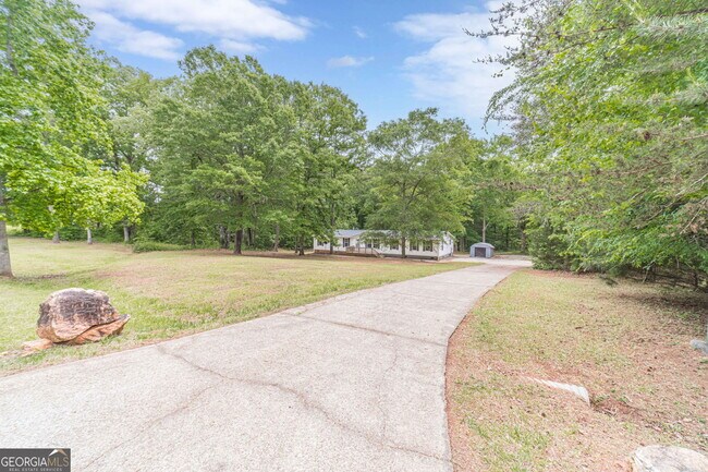 Foto del edificio - 246 Kings Ridge Dr